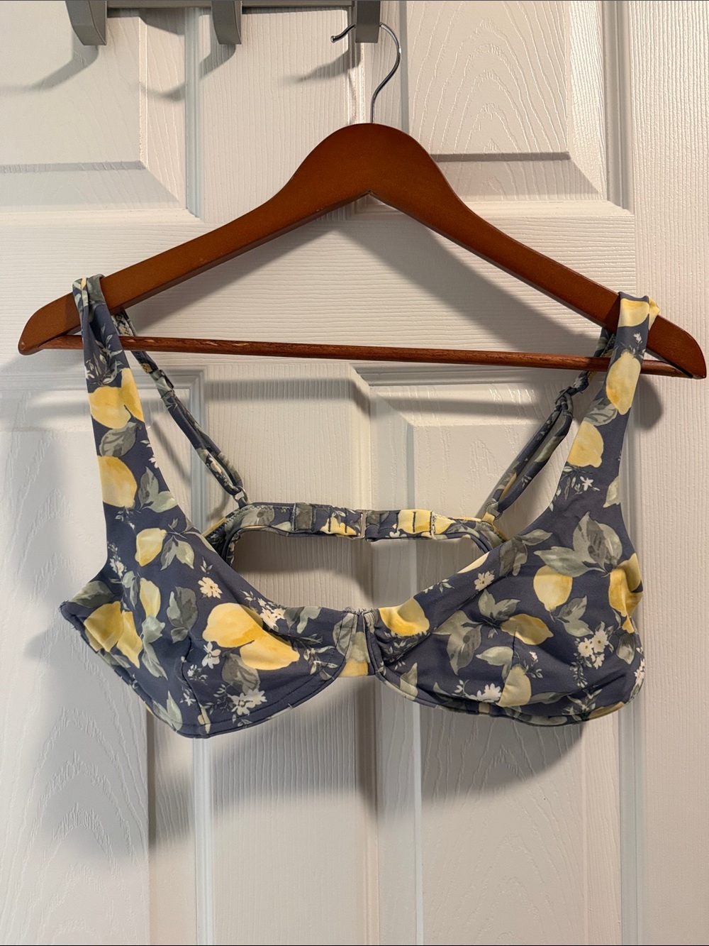 Abercrombie & Fitch Women’s Lemon-Print Underwire Bikini Top - Yellow on Slate